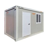 Caseta prefabricada de 2,35 x 4,10 metros para uso provisional.