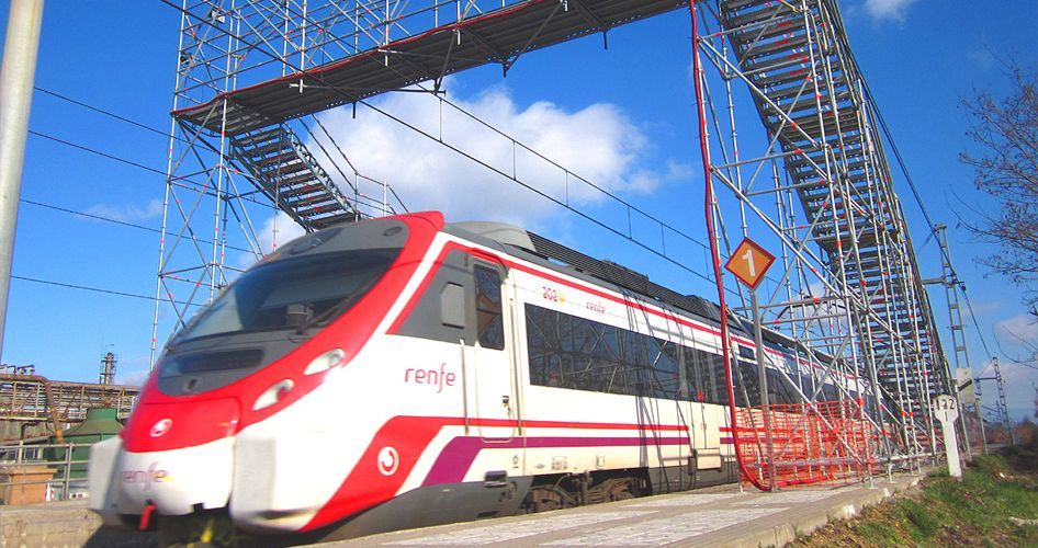Puente sobre vías en la estación de La Llagosta - Imagen destacada