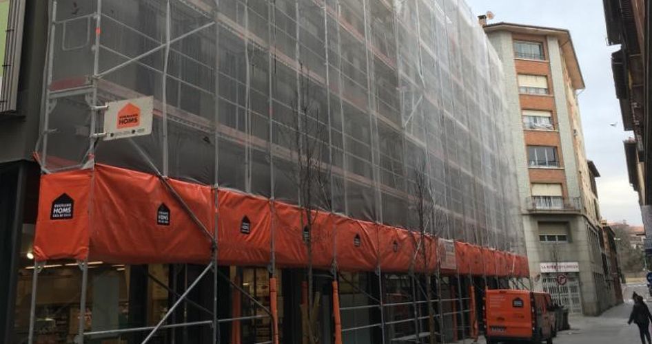 Alquiler de Andamio Rehabilitación de Fachadas: Casco Antiguo Vic