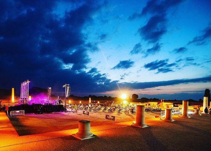 Festival Portal Blau Escala