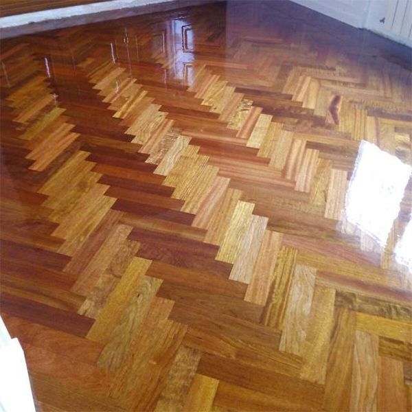 Suelos de madera barnizada