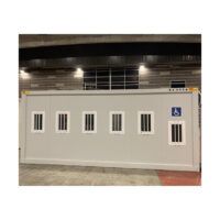 Caseta taquilla para eventos, adaptada para movilidad reducida, con seis ventanas de atención y fácil acceso, tamaño 2,35 x 6 metros.