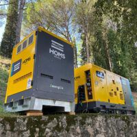 Batería portátil de energía Atlas Copco ZBP45 de 45 kVA, sistema de almacenamiento limpio y silencioso.